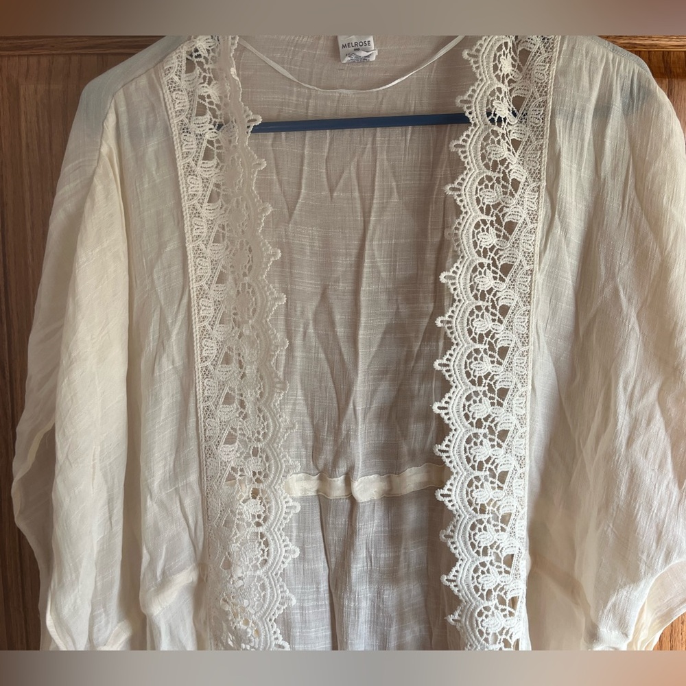 Cover up Ivory, Lace Trim Sheer Kimono Style - Picture 4 of 6